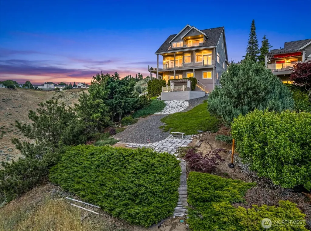 2352 Monument Place East Wenatchee WA 98802