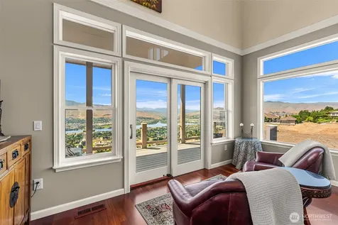 2352 Monument Place East Wenatchee WA 98802
