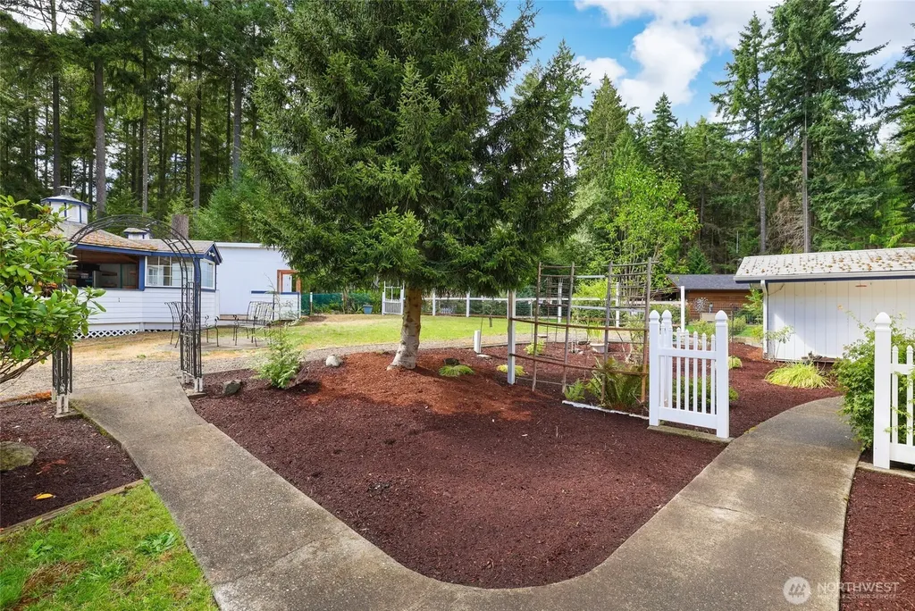 12805 108th Street Anderson Island WA 98303