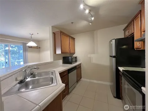 11527 Hwy99 Everett WA 98204