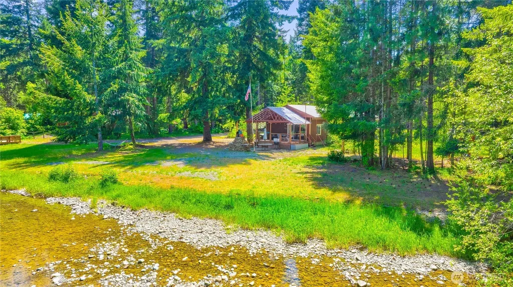 561 Sun Island Drive Easton WA 98925