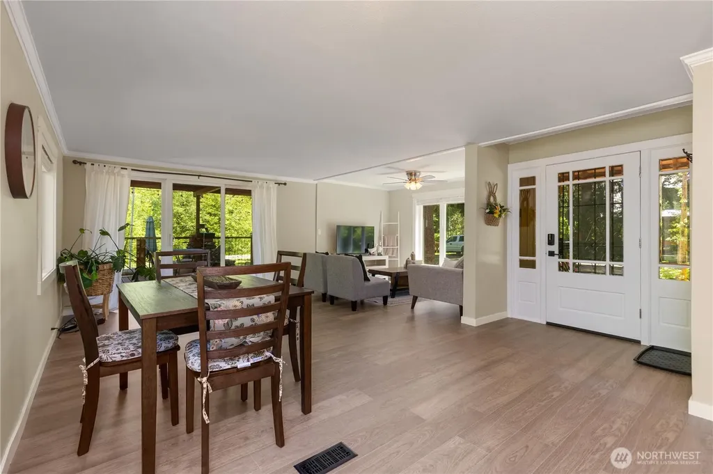 561 Sun Island Drive Easton WA 98925