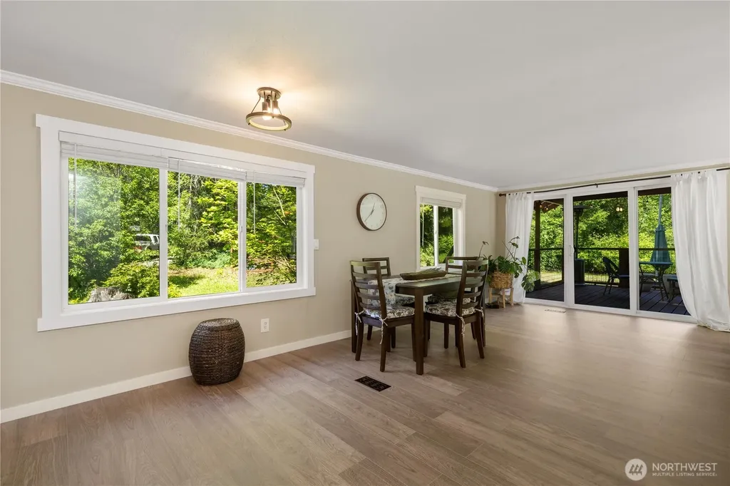 561 Sun Island Drive Easton WA 98925