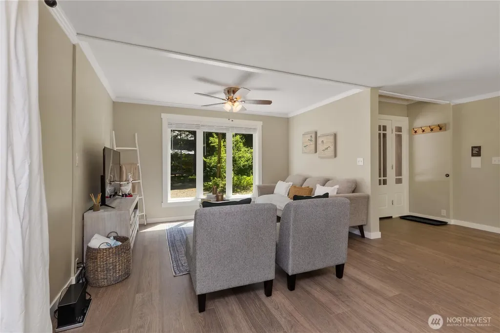 561 Sun Island Drive Easton WA 98925