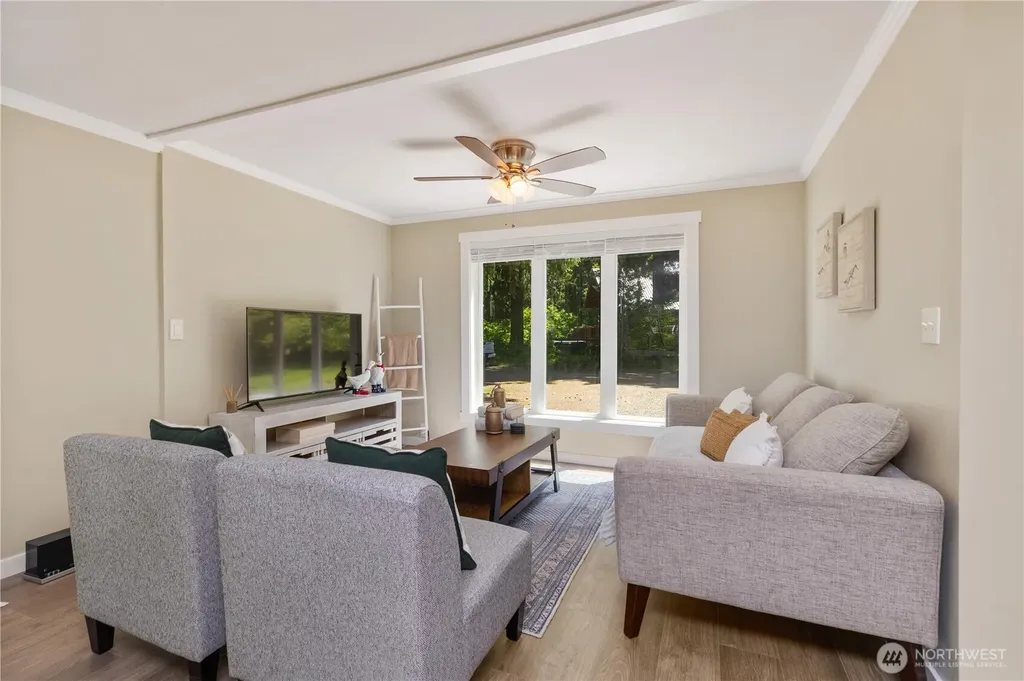561 Sun Island Drive Easton WA 98925