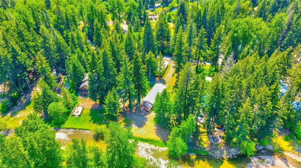 561 Sun Island Drive Easton WA 98925