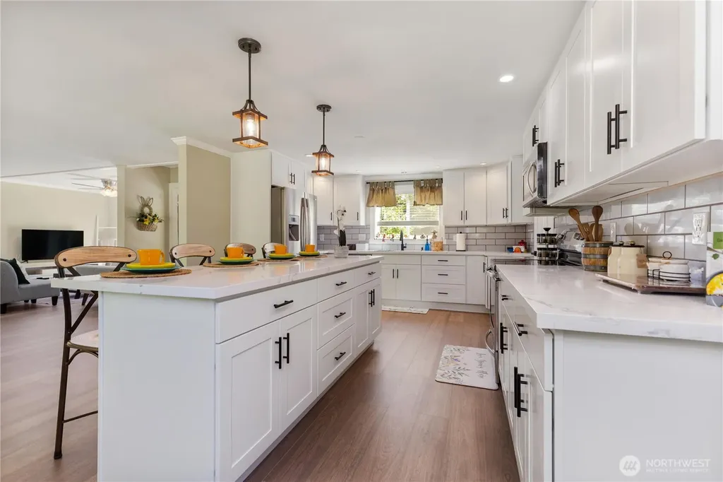 561 Sun Island Drive Easton WA 98925