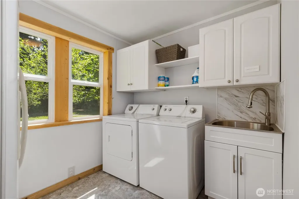 561 Sun Island Drive Easton WA 98925