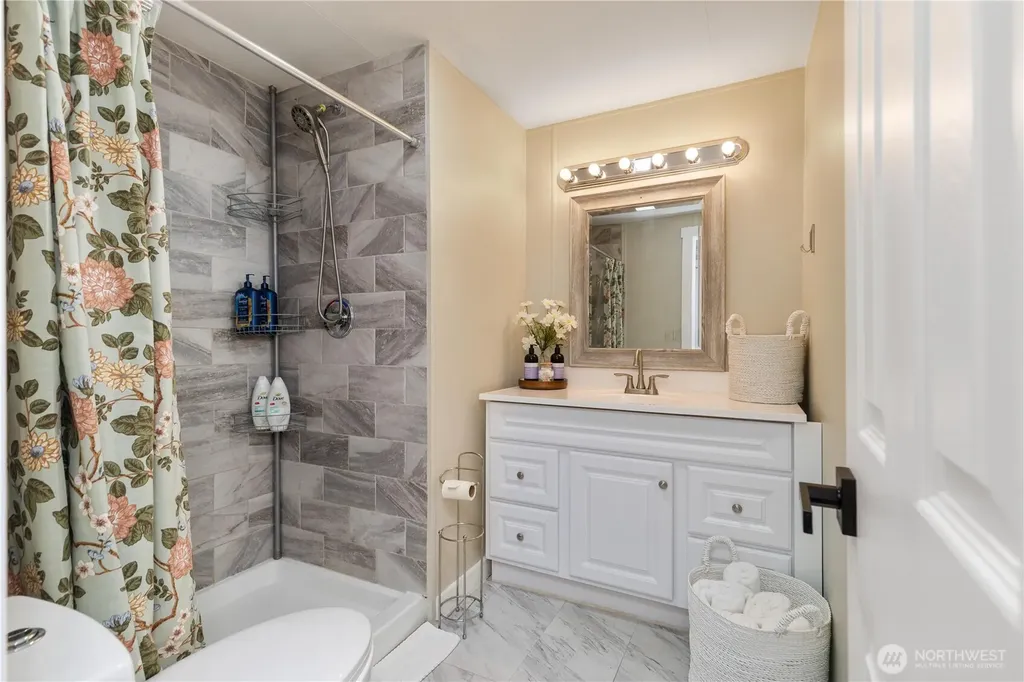 561 Sun Island Drive Easton WA 98925