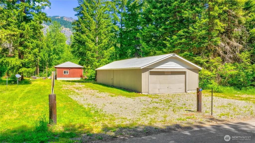 561 Sun Island Drive Easton WA 98925