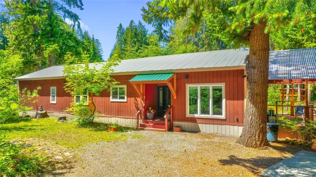 561 Sun Island Drive Easton WA 98925