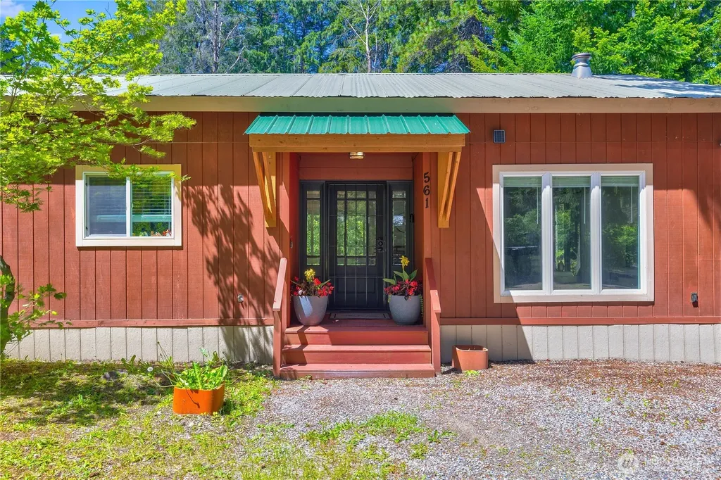 561 Sun Island Drive Easton WA 98925
