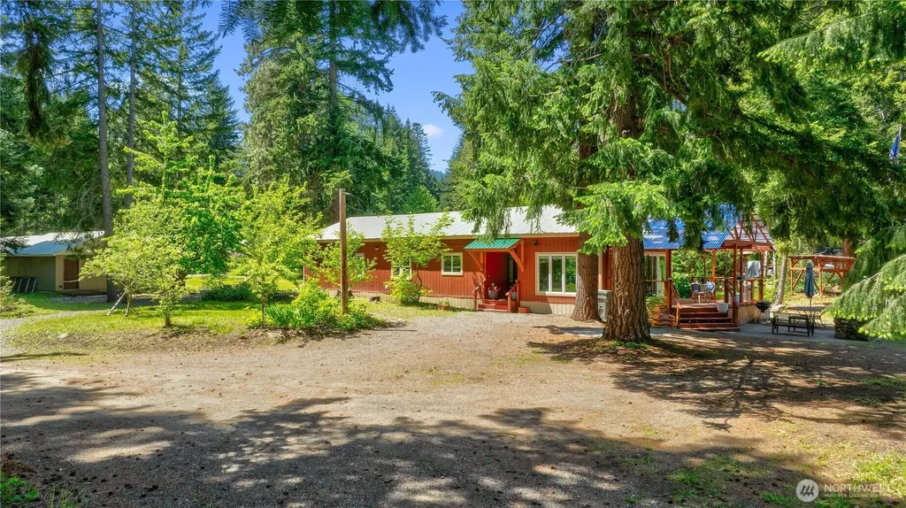 561 Sun Island Drive Easton WA 98925