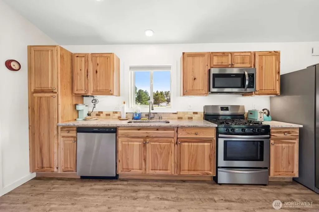 205 9th Street NW Long Beach WA 98631