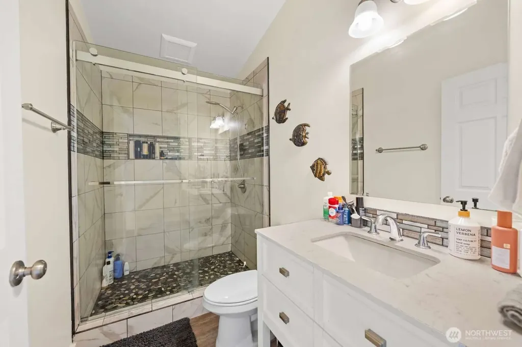 205 9th Street NW Long Beach WA 98631