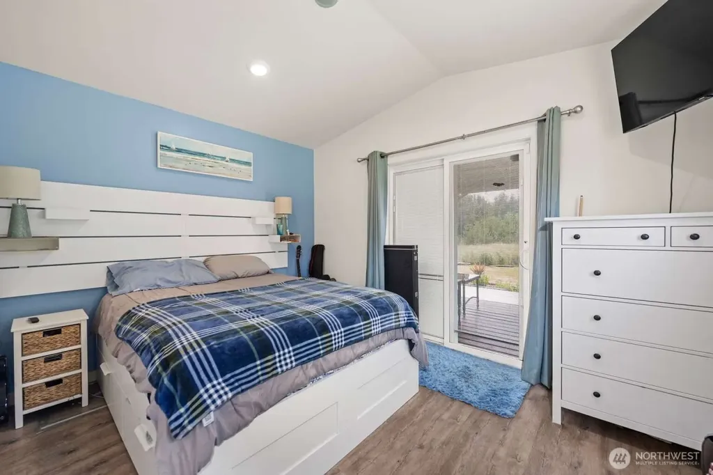 205 9th Street NW Long Beach WA 98631