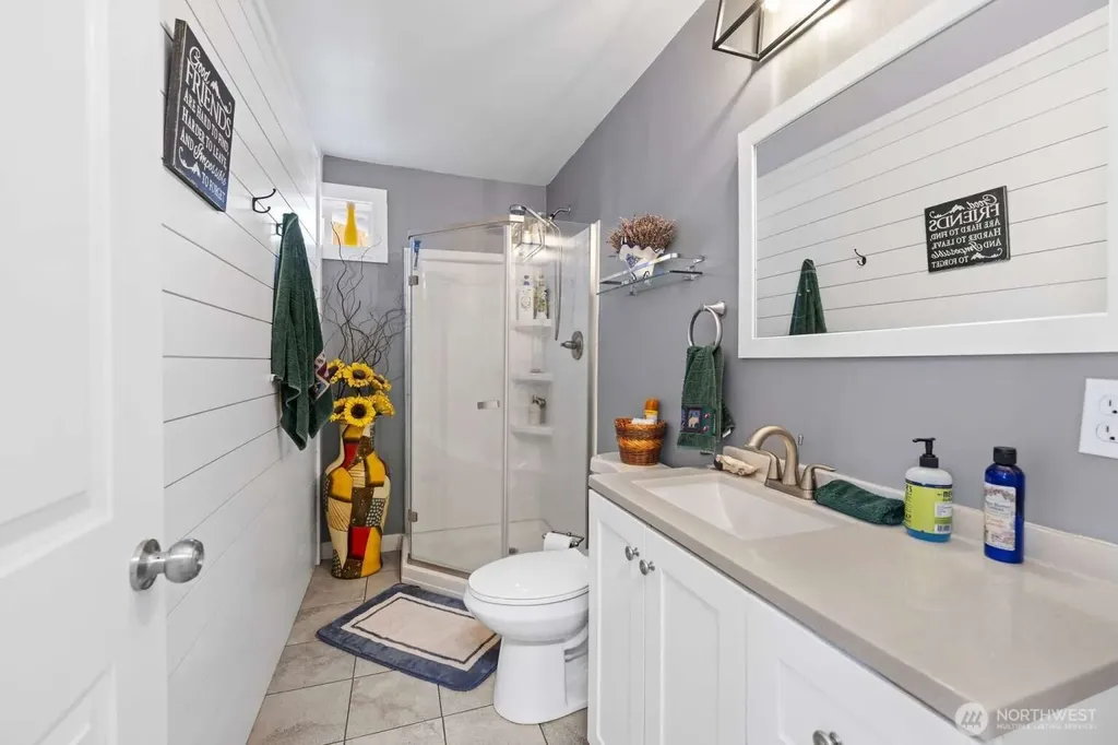 205 9th Street NW Long Beach WA 98631