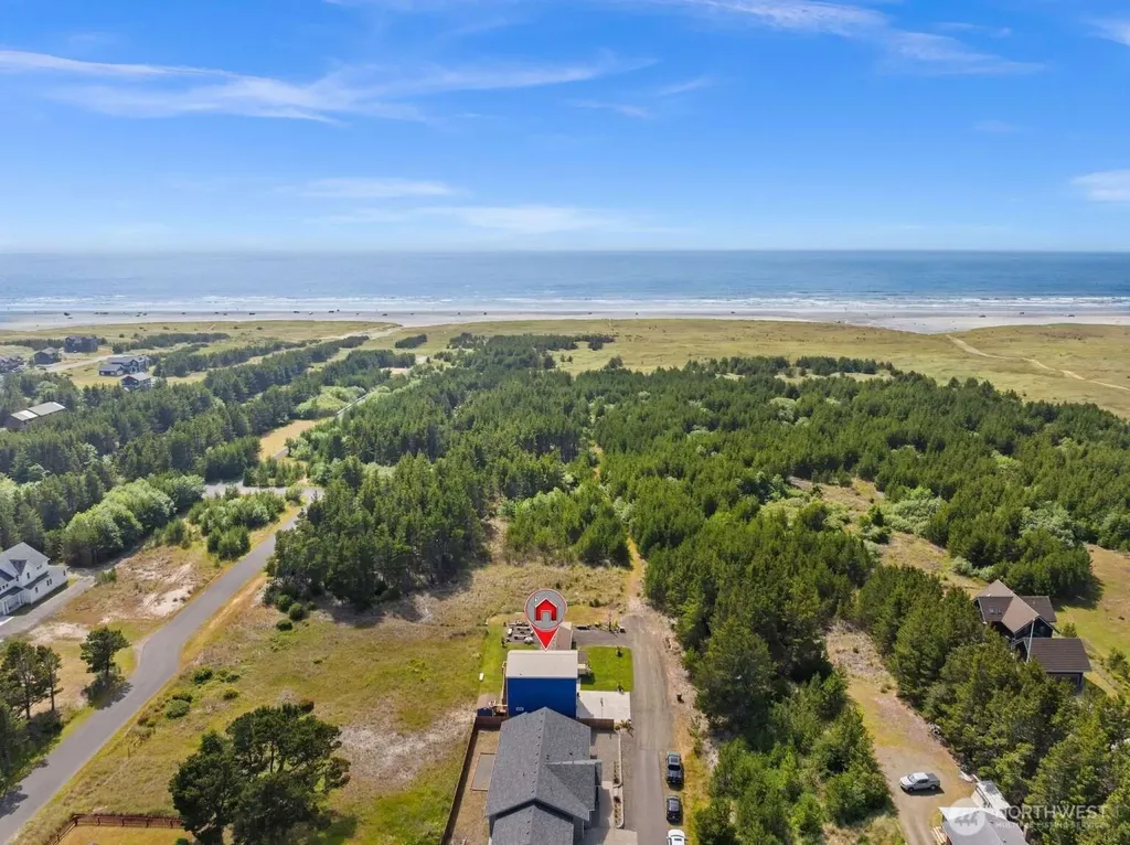 205 9th Street NW Long Beach WA 98631