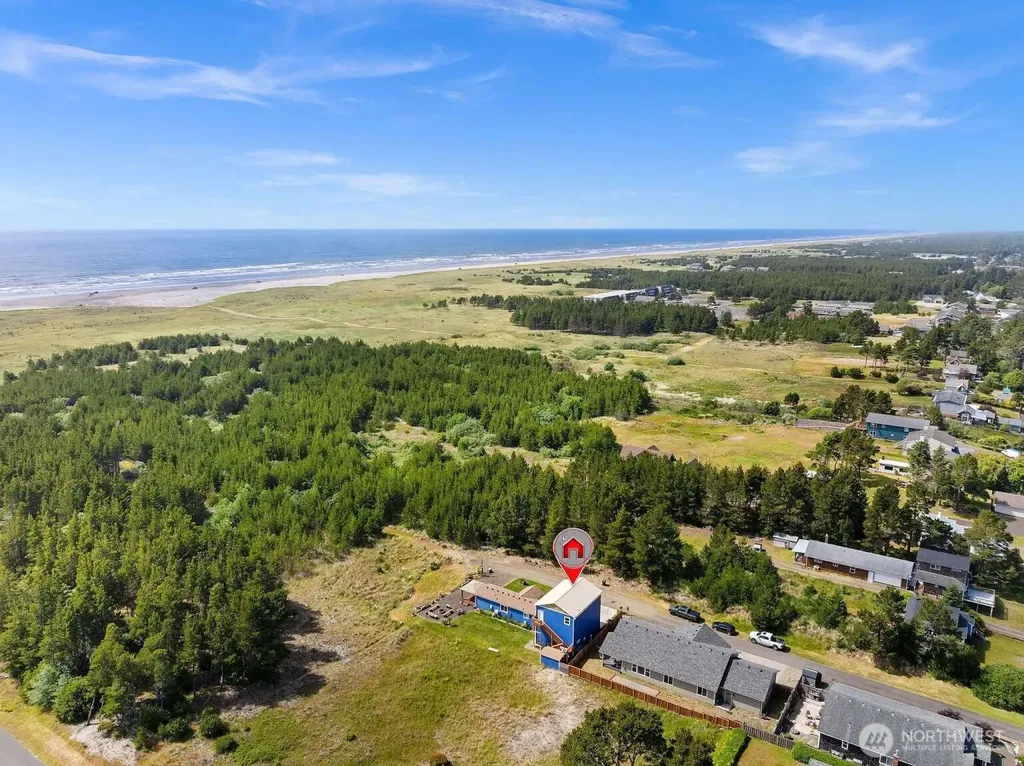 205 9th Street NW Long Beach WA 98631