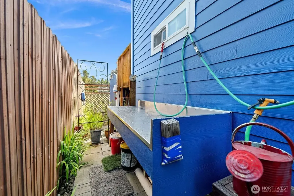 205 9th Street NW Long Beach WA 98631