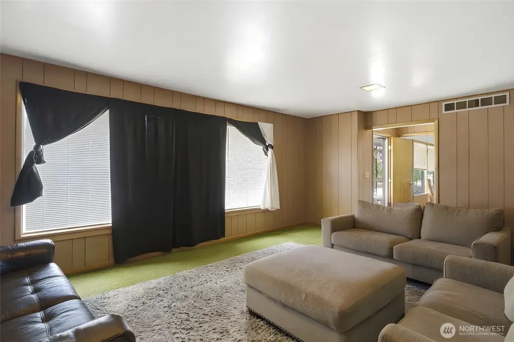 417 N Sanders Street Chelan WA 98816