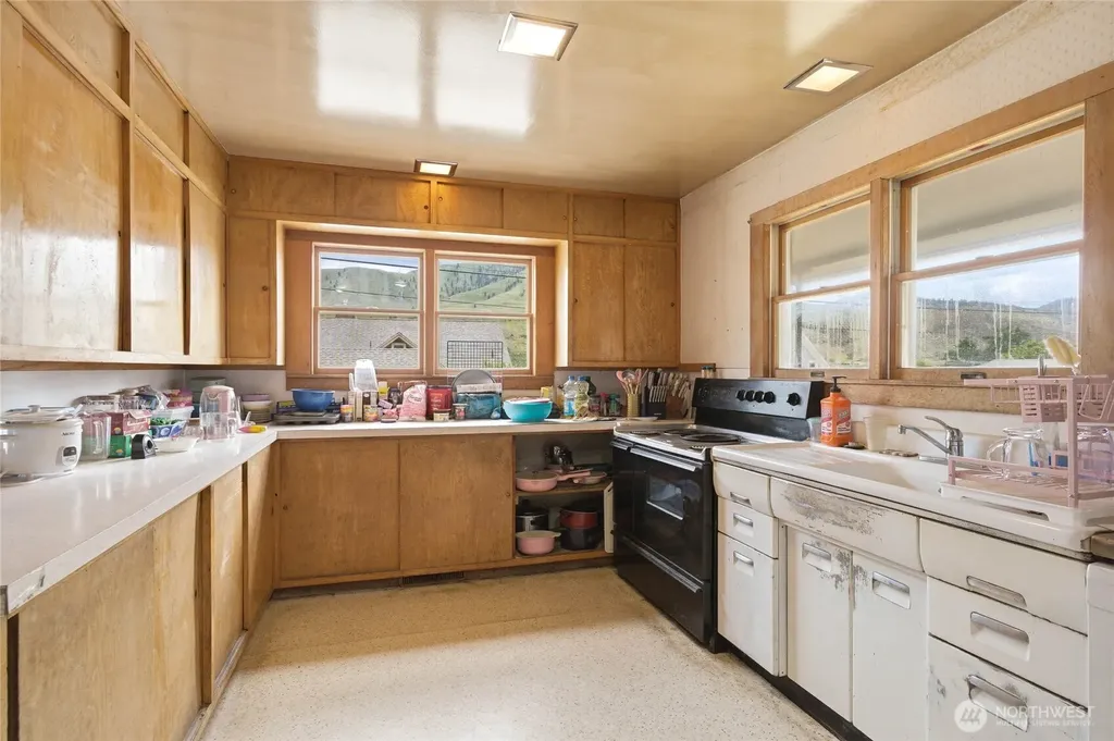 417 N Sanders Street Chelan WA 98816