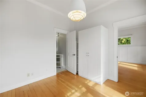 145 Park Avenue N Renton WA 98057