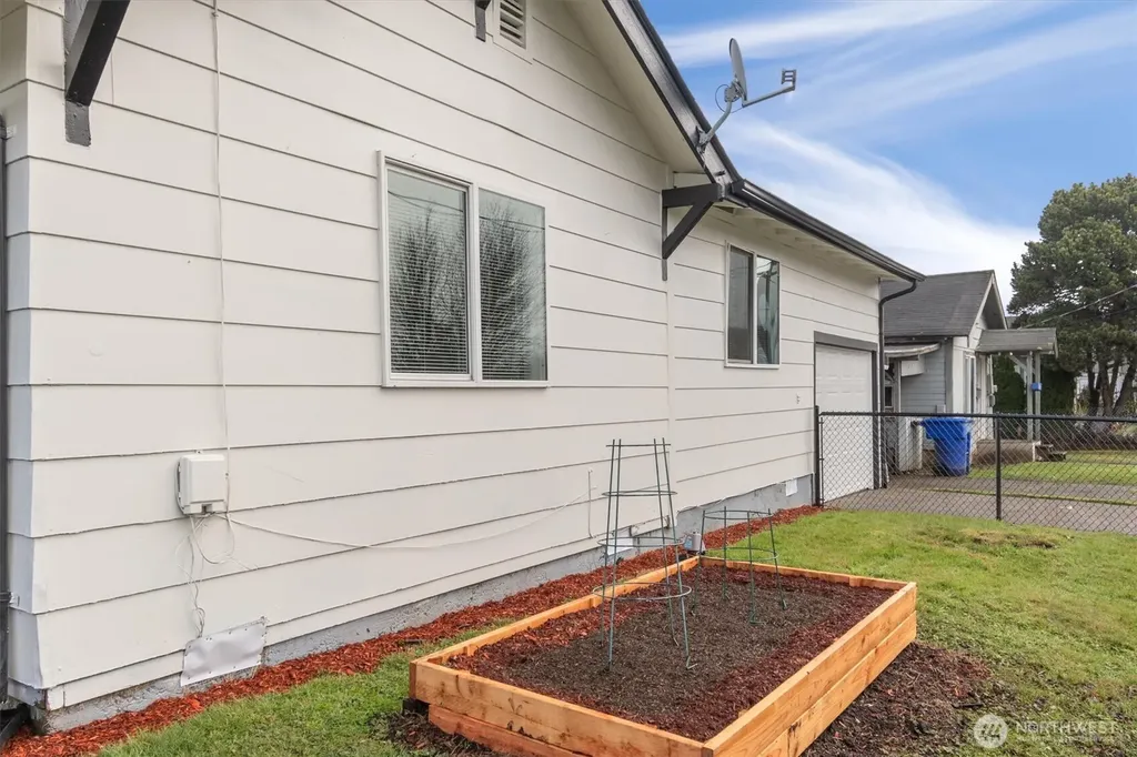 714 S 7th Avenue Kelso WA 98626