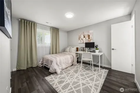 5643 16th Avenue SW Seattle WA 98106