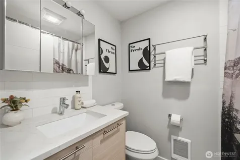 5643 16th Avenue SW Seattle WA 98106
