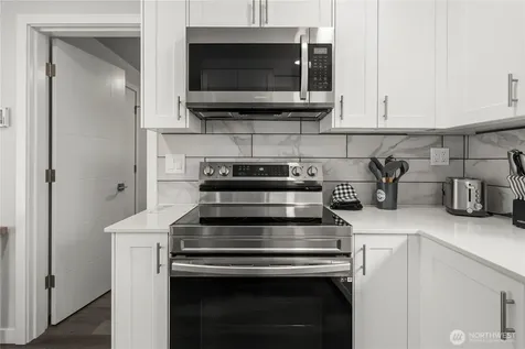 5643 16th Avenue SW Seattle WA 98106