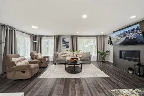 5643 16th Avenue SW Seattle WA 98106