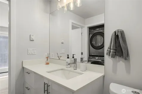 5643 16th Avenue SW Seattle WA 98106