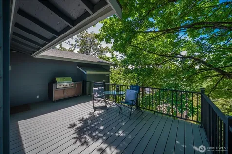 5643 16th Avenue SW Seattle WA 98106