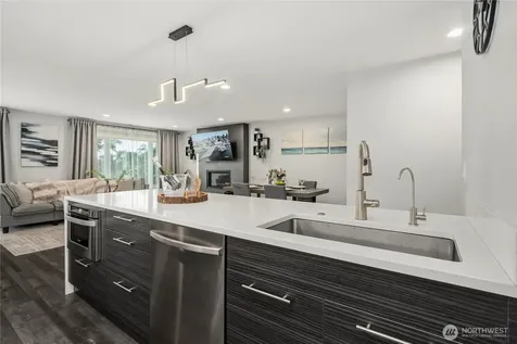 5643 16th Avenue SW Seattle WA 98106