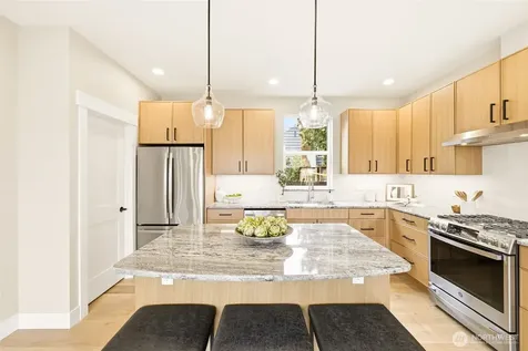 10202 44th Avenue SW Seattle WA 98146