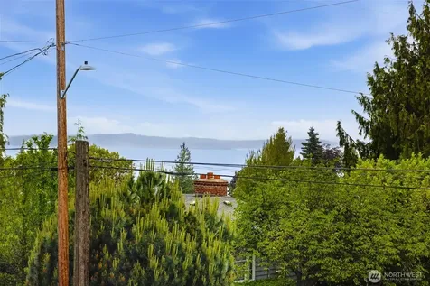 10202 44th Avenue SW Seattle WA 98146