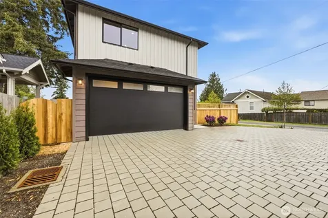 10202 44th Avenue SW Seattle WA 98146