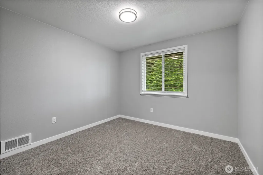 123 Lentz Rd N Winlock WA 98596