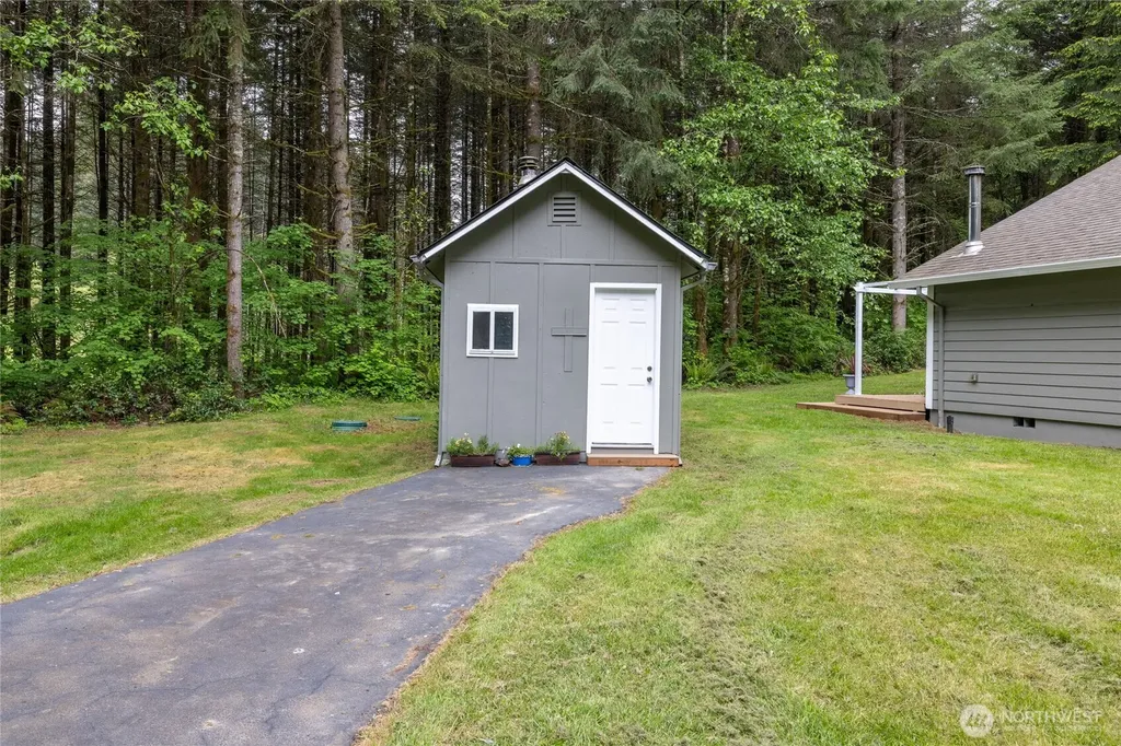 123 Lentz Rd N Winlock WA 98596