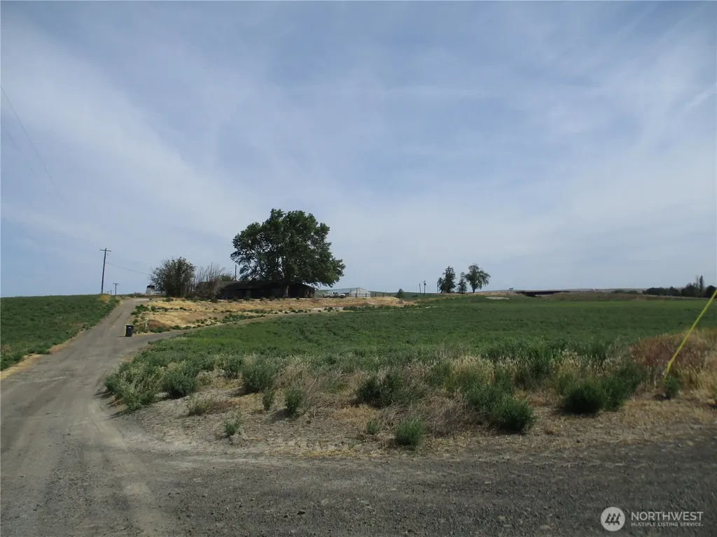 669 Cummins Road Touchet WA 99360