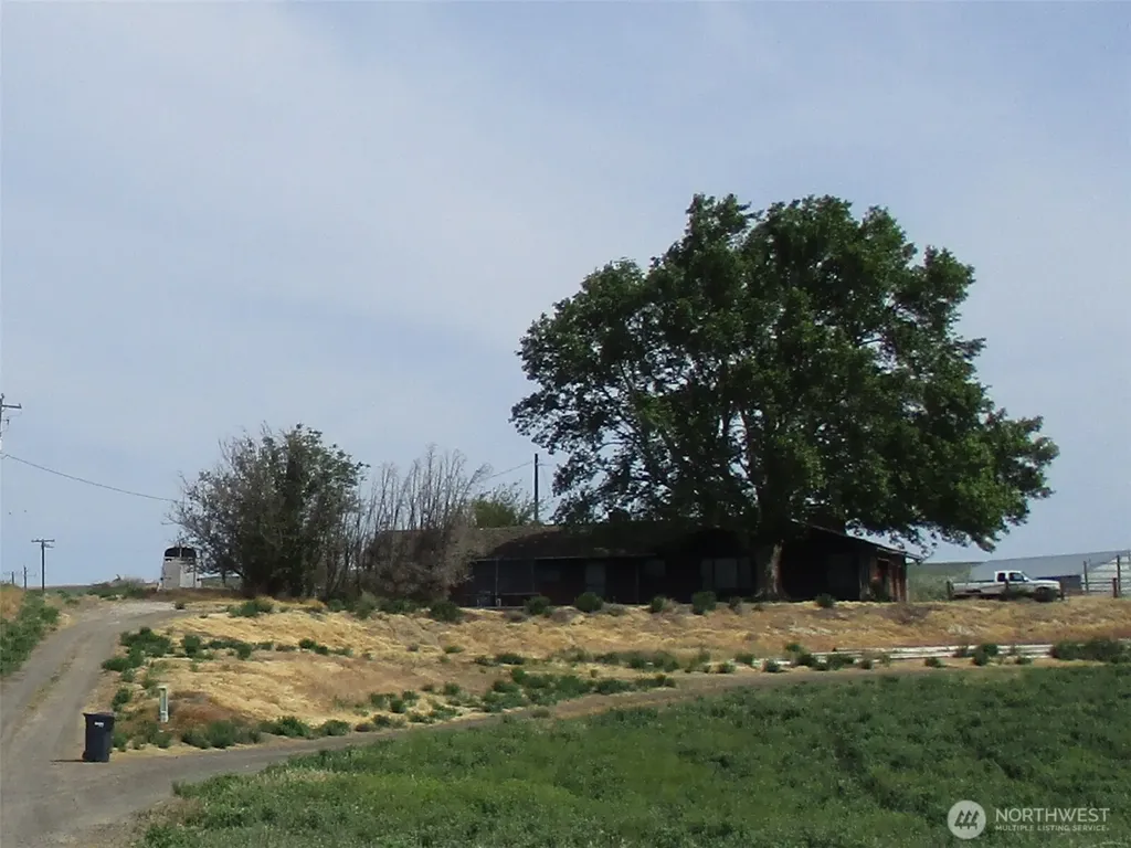 669 Cummins Road Touchet WA 99360