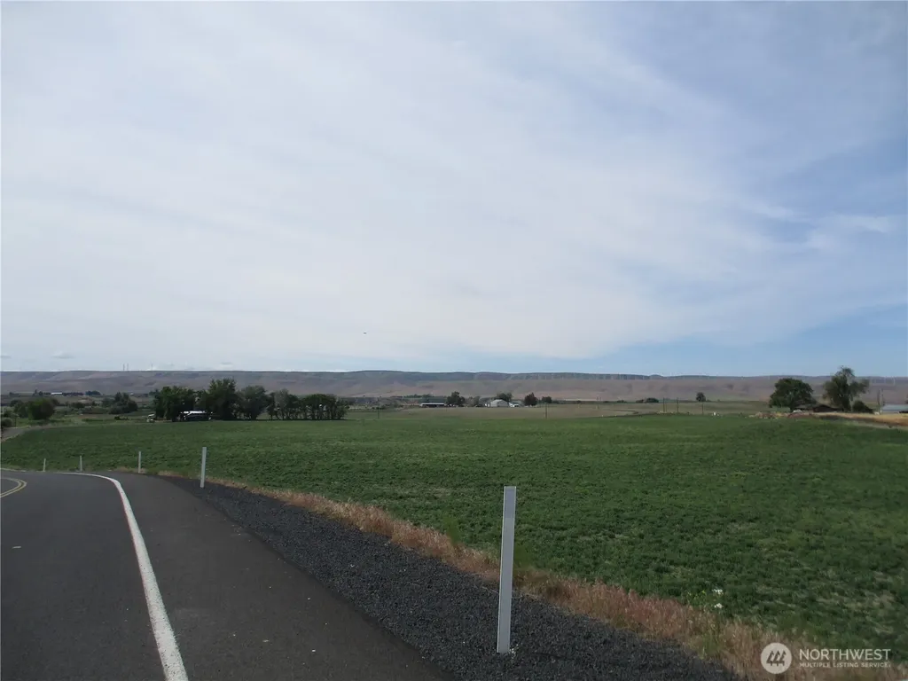 669 Cummins Road Touchet WA 99360