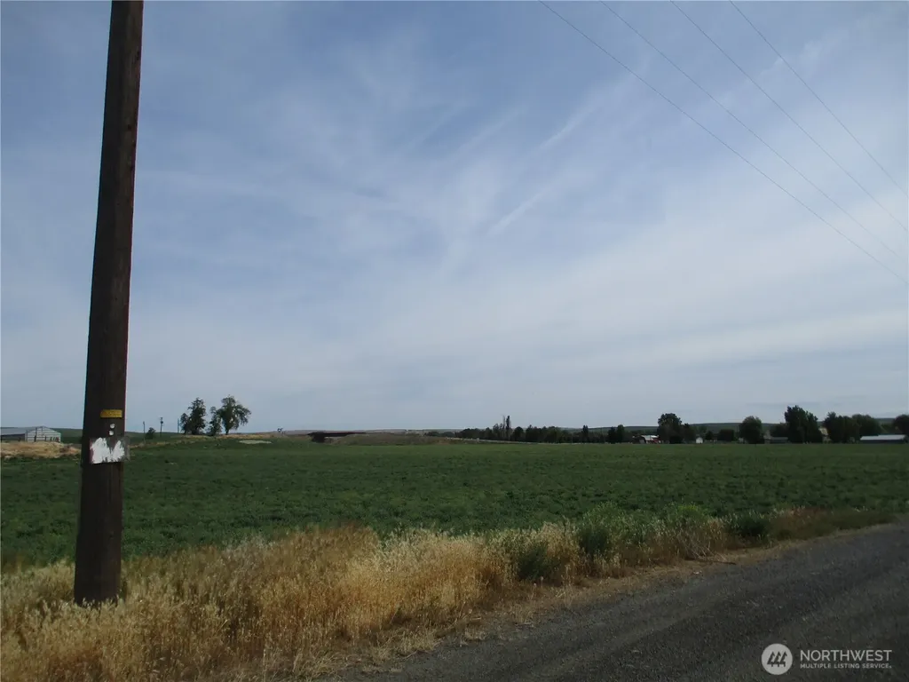 669 Cummins Road Touchet WA 99360