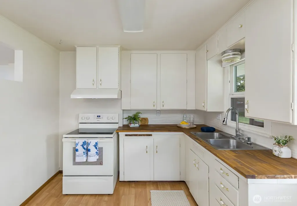 11711 12th Avenue S Parkland WA 98444