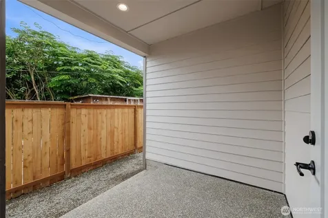 523 Bridges Avenue S Kent WA 98032