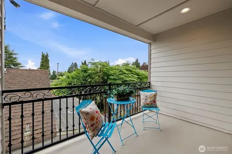 523 Bridges Avenue S Kent WA 98032