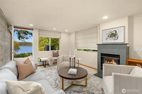 16221 Reitan Road NE Bainbridge Island WA 98110