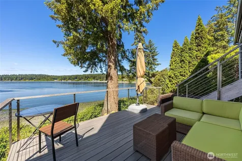 16221 Reitan Road NE Bainbridge Island WA 98110