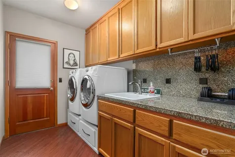 22519 SE 46th Place Sammamish WA 98075
